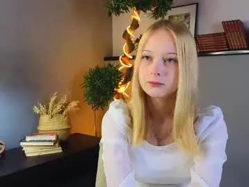 darceyheyd — GOAL: eye contact [15 tokens remaining] Welcome to my room! #new #shy #skinny #blonde #18
