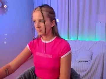 Freechat fluffy_waffles on Chaturbate