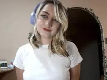 lawanalezama — Goal: Make me smile;3! Hi, I'm Ann! It is my first day here! #18 #young #new #teen #shy [10 tokens remaining]