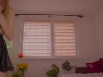 Freechat lovellynelly on Chaturbate