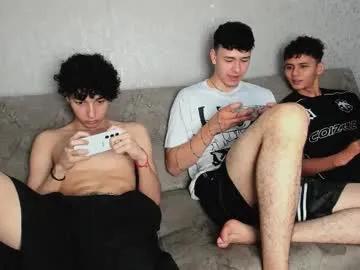 Freechat pelusos_mens on Chaturbate