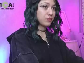 Freechat queenofwandss on Chaturbate
