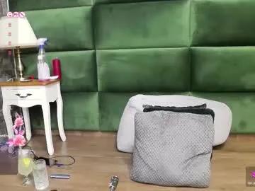 Freechat selensummer on Chaturbate