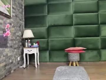 Freechat selensummer on Chaturbate