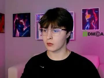 teo_wilson — GOAL: take off t-shirt [666 tokens remaining] Welcome to my room! #new #halloween #shy #muscles #cute