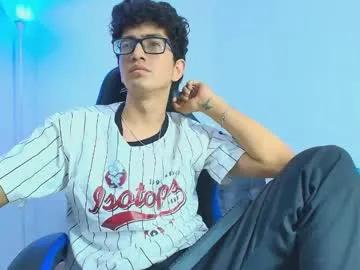 Freechat tylerwhiite_ on Chaturbate