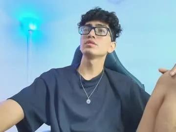 Freechat tylerwhiite_ on Chaturbate