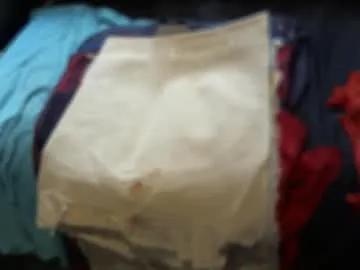 Freechat yellowsnakes on Chaturbate