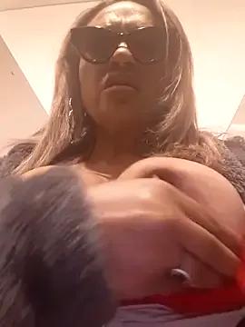 Freechat Afroditecash on StripChat