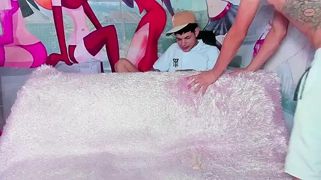 Freechat amazing_group_hot69 on StripChat