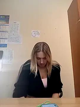 StripChat Ami_Foxy is Freechat Ami_Foxy — Jumping naked on Didlo