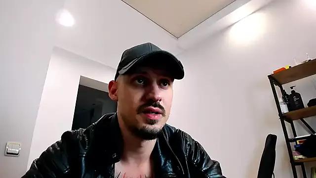 AssHunter4k on StripChat 