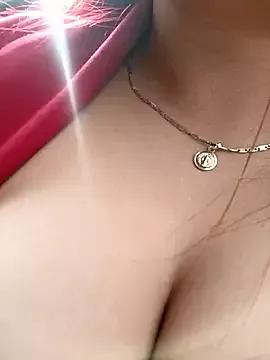 Freechat aurora_sky11 on StripChat