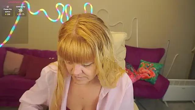 BellaLaPetit on StripChat 