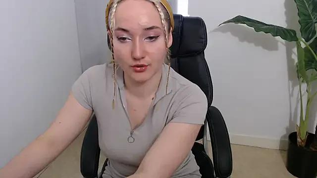 Freechat Crystal-dreamt on StripChat