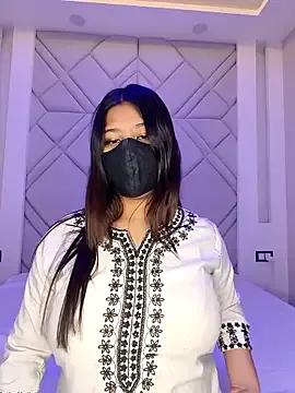 GFndBF — Show face with nude both of you