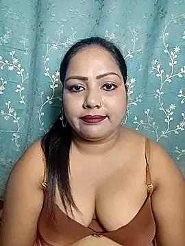 Freechat hornypriya696 on StripChat