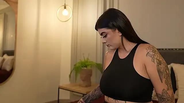 Freechat IrisBaker on StripChat