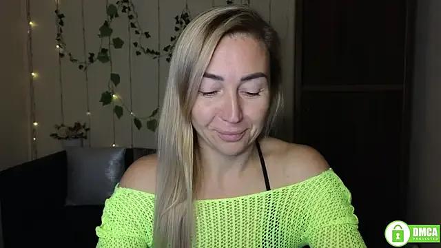 Freechat Kiss_julli88I on StripChat