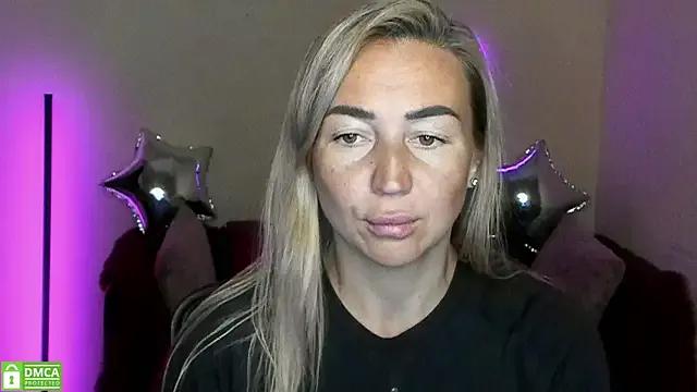 Freechat Kiss_julli88I on StripChat