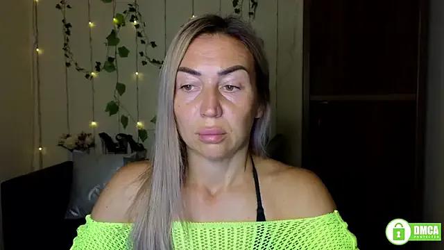 Freechat Kiss_julli88I on StripChat