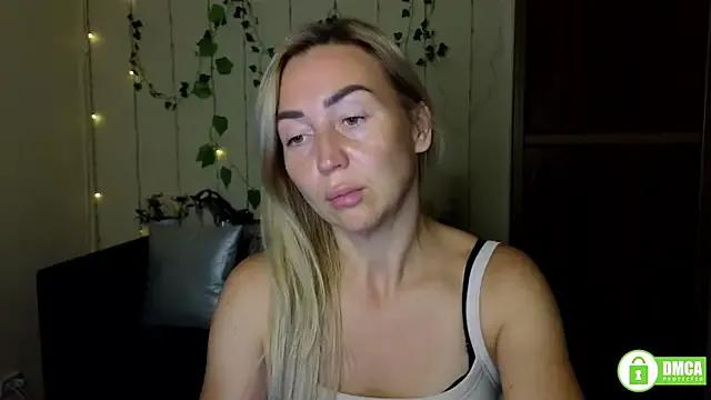 Freechat Kiss_julli88I on StripChat