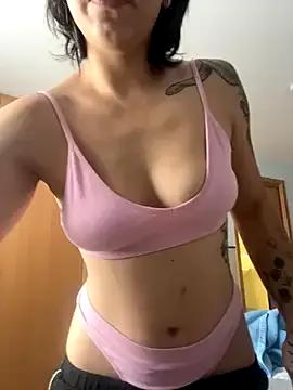 Kitty5348 on StripChat 