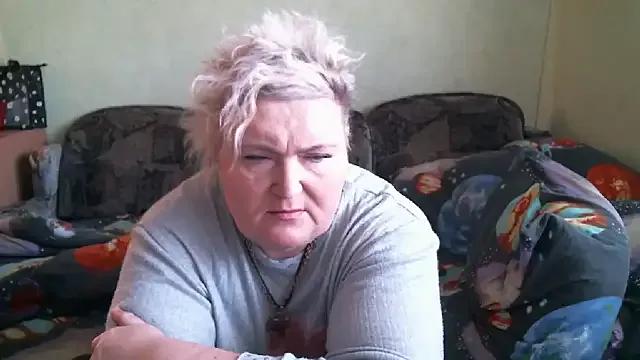 Lana555 on StripChat 