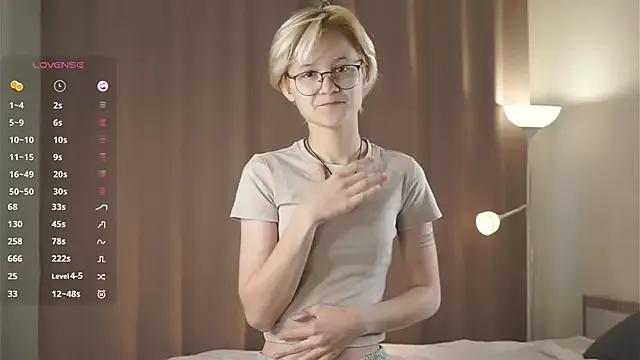 Freechat MargertDoyen on StripChat