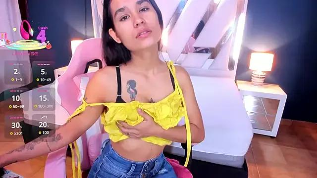 Freechat mia_kinky1 on StripChat