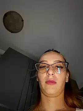 MoonedByEva on StripChat 