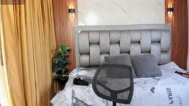 Freechat More_Hott on StripChat