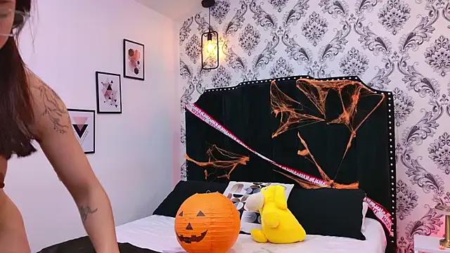 StripChat SaaraBrown is Freechat SaaraBrown — Make my butt red (slap ass)