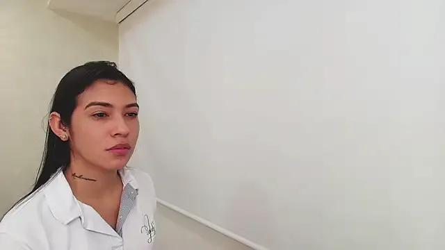 Freechat Sassy--Girl on StripChat