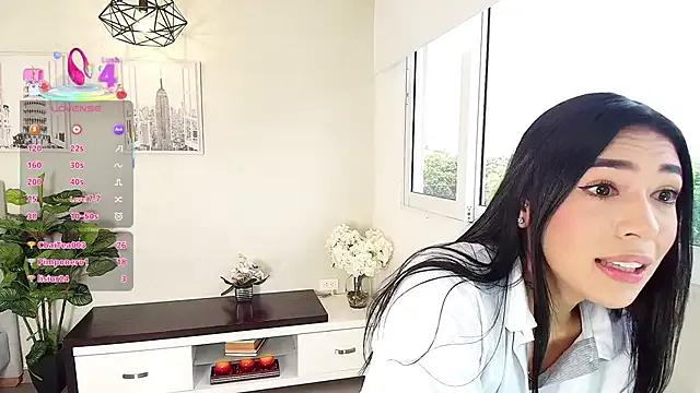 Freechat Sassy--Girl on StripChat