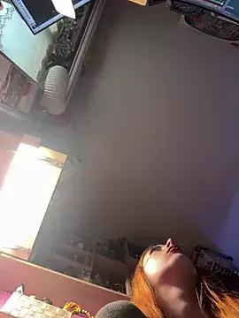 Freechat sexymelli18 on StripChat