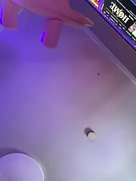 Freechat sexymelli18 on StripChat