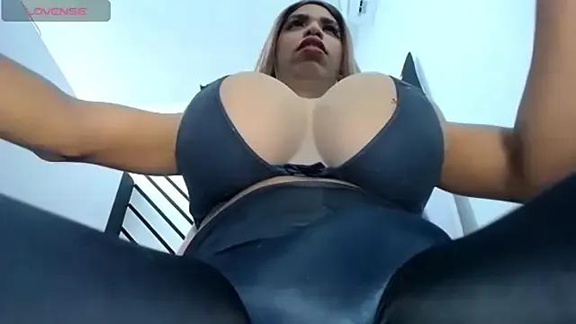 Freechat valentinabigcock23 on StripChat