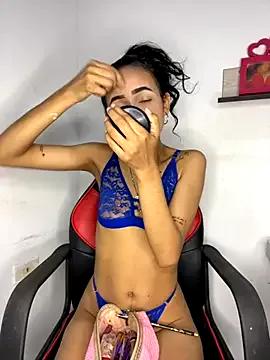 Freechat violeta_18x on StripChat