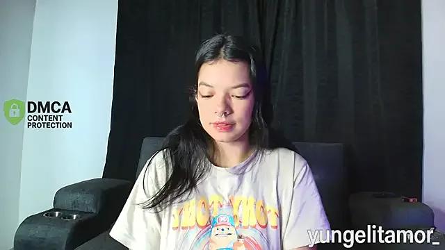Freechat yungelitamor_ on StripChat