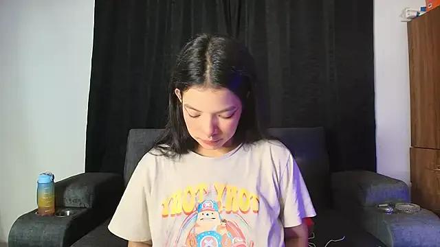 Freechat yungelitamor_ on StripChat