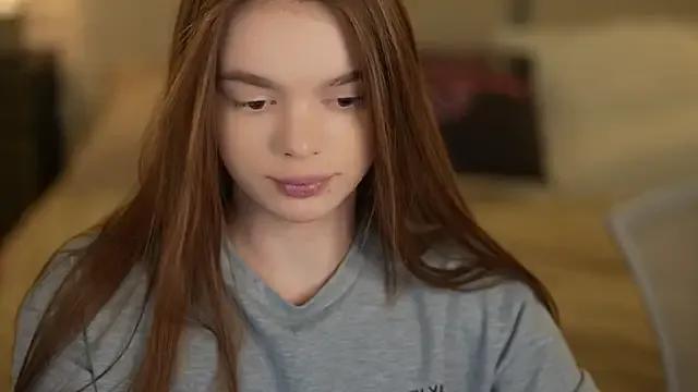 Zlata_Sky — finger in pussy